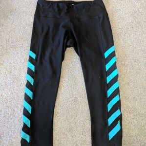 Cropped velocity mesh legging